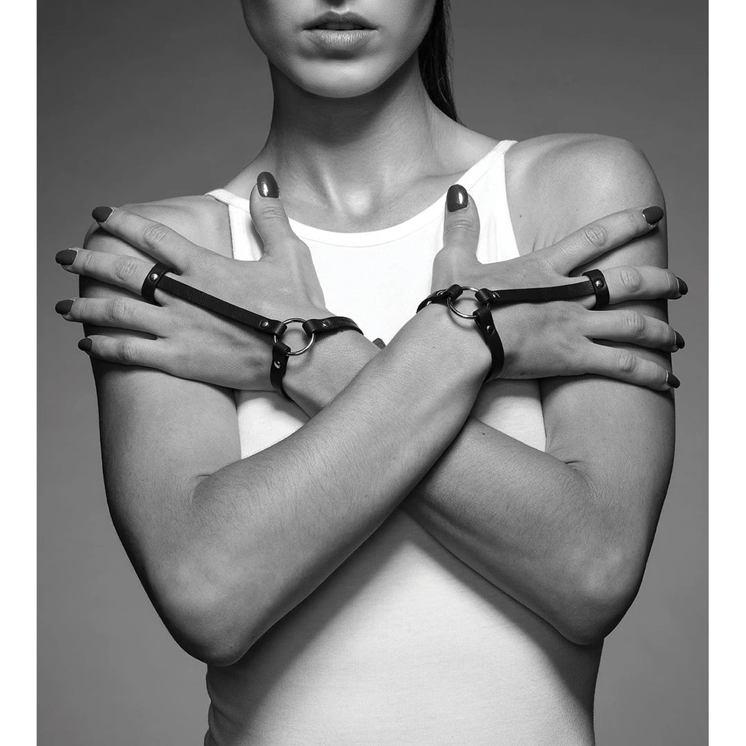 Entrenue Harness & Strappy Lingerie Bijoux Indiscrets Maze Hand Bracelet Harness 3 Entrenue Harness & Strappy Lingerie Bijoux Indiscrets Maze Hand Bracelet Harness